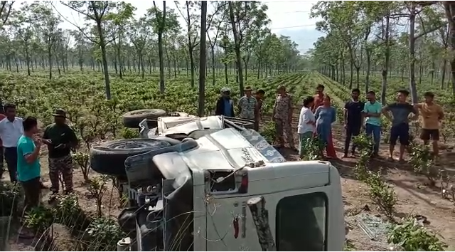 Vehicle overturned on Asian Highway in Kalchini, two injured