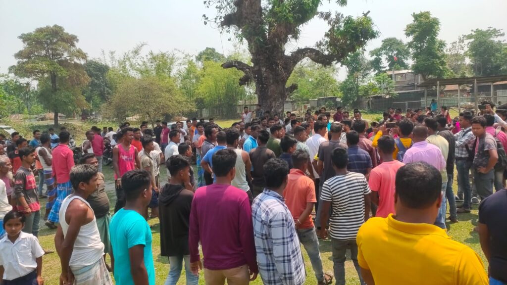 Parents hold teachers hostage alleging misbehaviour towards students in Rajganj