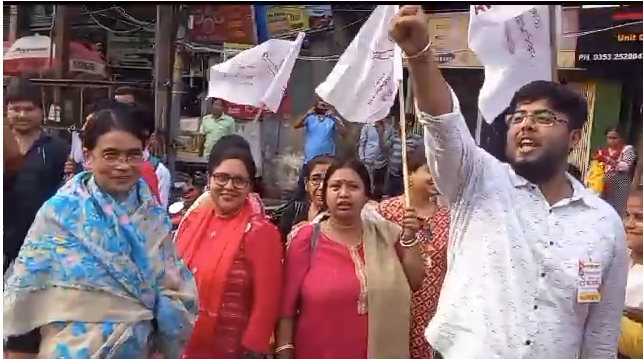Leftist youth student organization shouts ‘Chor-Chor’ slogan at Trinamool’s rally in Siliguri