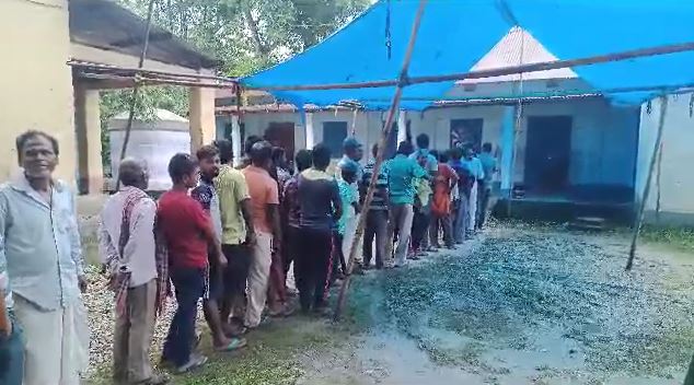 Bombing near Sitai booth in Cooch Behar sends voters into a panic