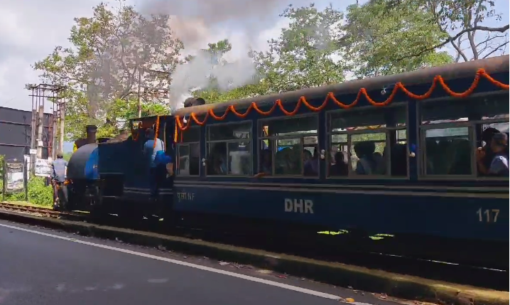 HHTDN initiates ‘Joy Ride’ for students on World Tourism Day in Siliguri