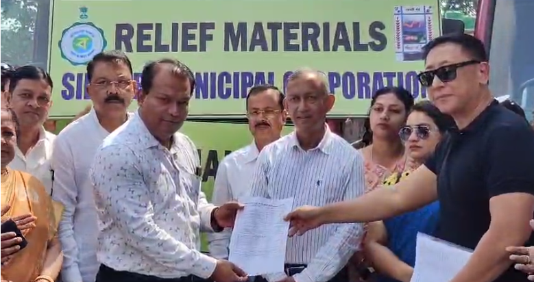 SMC distributes relief supplies among flood victims in Sevoke Bazaar