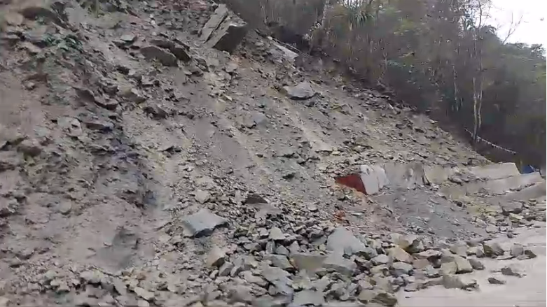 Route diversion issued from Siliguri to Kalimpong following boulder slide on NH10