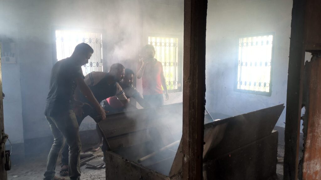 Fire breaks out in an abandoned office of Battala Market Complex in Belakoba