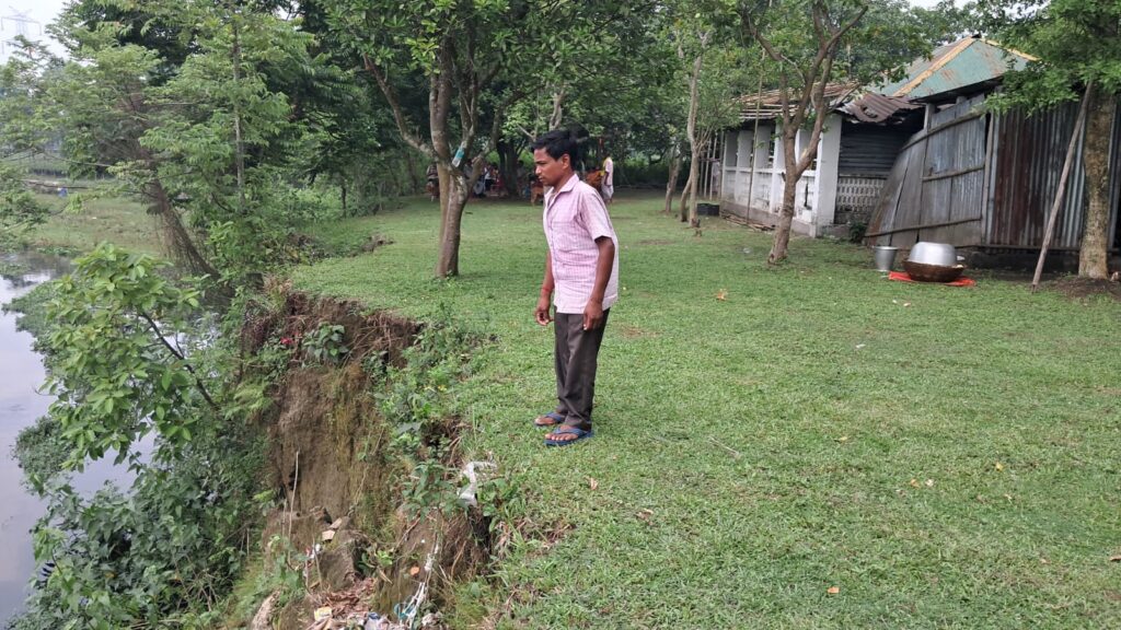 Sahu River threatens existence of Loknath temple in Rajganj; temple committee urges for dam construction