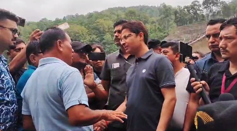 MP Raju Bista visits flood-hit Teesta Bazar area
