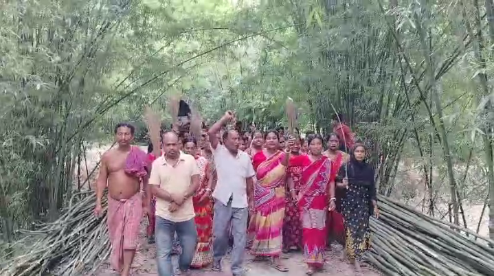 Women protest solid waste management project in populated areas with ‘broom march’ in Alipurduar