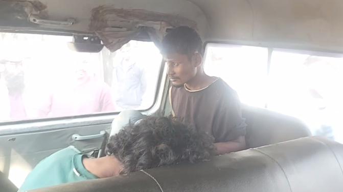 Locals apprehend two thieves in Purba Hatiadanga, hand them over to police