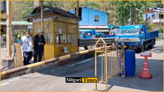 Rohini toll plaza shut down following GNLF protest; vehicles can now travel toll-free towards Darjeeling