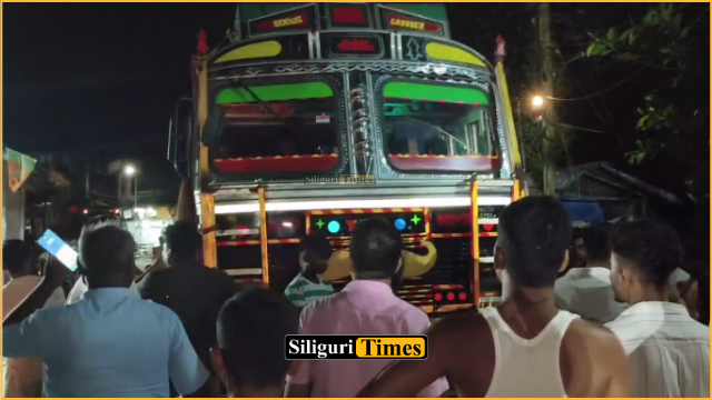 Four detained after BJP workers intercept suspected illegal sand-laden truck in Kharibari
