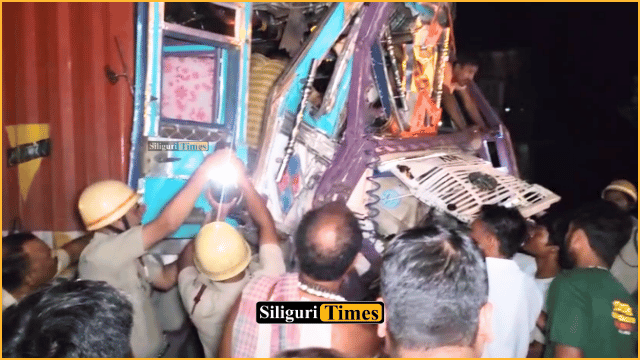 Two containers collide in Rajganj’s Dasdarga area, driver rescued from mangled cabin