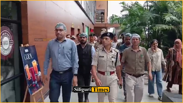 Siliguri: Administration conducts special inspection at restaurants and food outlets at a shopping mall