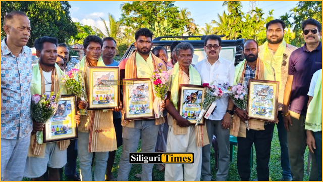 Five fishermen felicitated in Gajoldoba for rescuing elephant calf from Teesta River