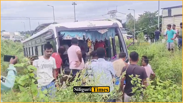 Pilgrims’ bus crashes on NH-27 in Phansidewa, 25 to 30 injured