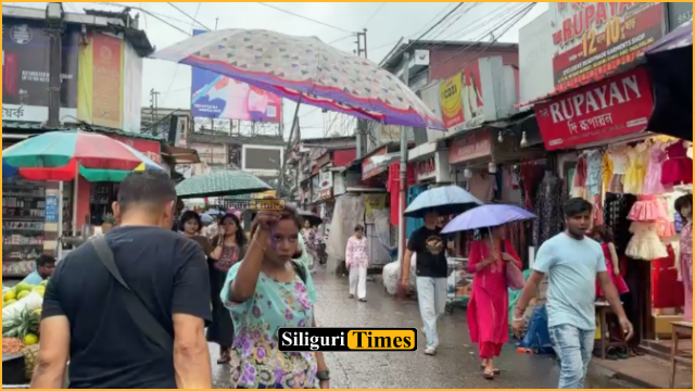 Siliguri’s Bidhan Market sees low customer footfall ahead of Durga Puja, traders worried