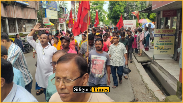 CITU stages march to Siliguri Municipal Corporation over salary hike and timely payment for sanitation workers