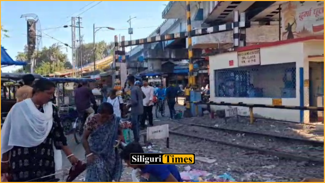 Siliguri: Preparations to close both railway gates beneath Mahabirsthan flyover? Growing concern among locals