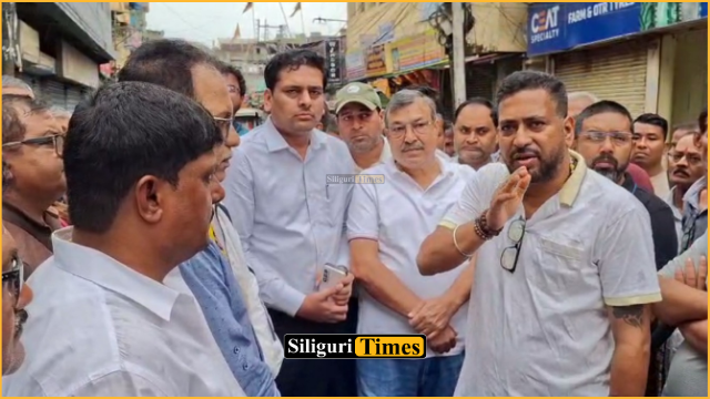 Minister Shankar Ghosh visits Siliguri’s Mahabirsthan railway gate amid traders’ concerns over possible closure