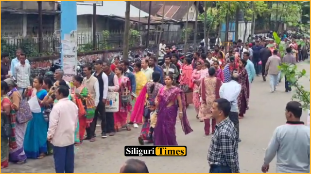 Huge crowd gathers outside post office in Jalpaiguri for Aadhaar corrections and updates