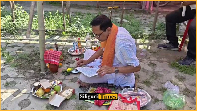 Gate Bazar Youth Club begins Kali Puja preparations with ‘Khutti Puja’ in Siliguri